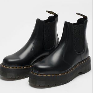 DR. MARTENS 2976 Quad Platform Boots